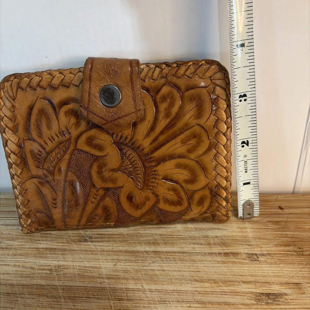 Vtg 1960s - 1970s Hand Tooled Leather Bifold Wallet Western Floral w/ Coin Pouch - Picture 8 of 9